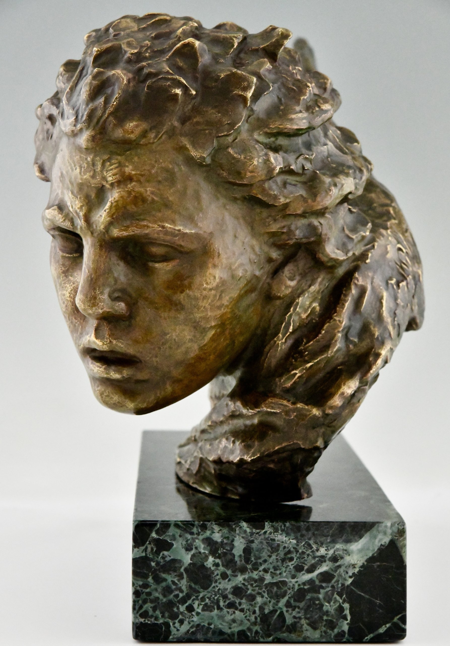Art Deco bronzen sculptuur buste van Jean Mermoz