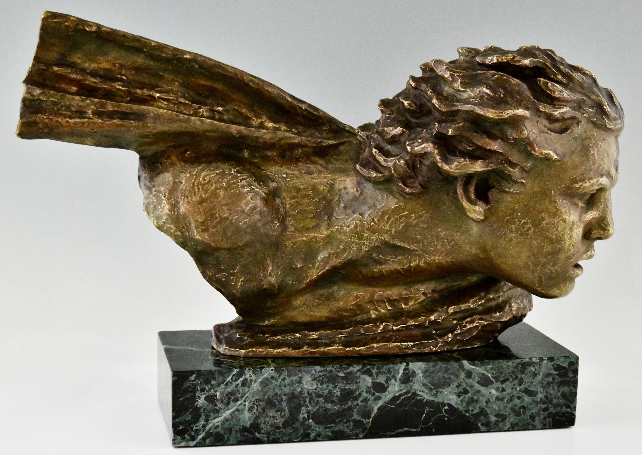 Art Deco bronzen sculptuur buste van Jean Mermoz