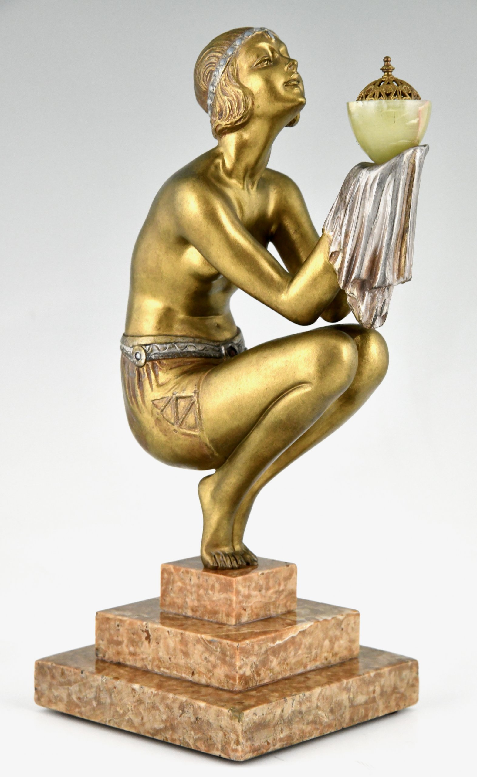 Art Deco bronzen sculptuur danseres met urn Oblivion