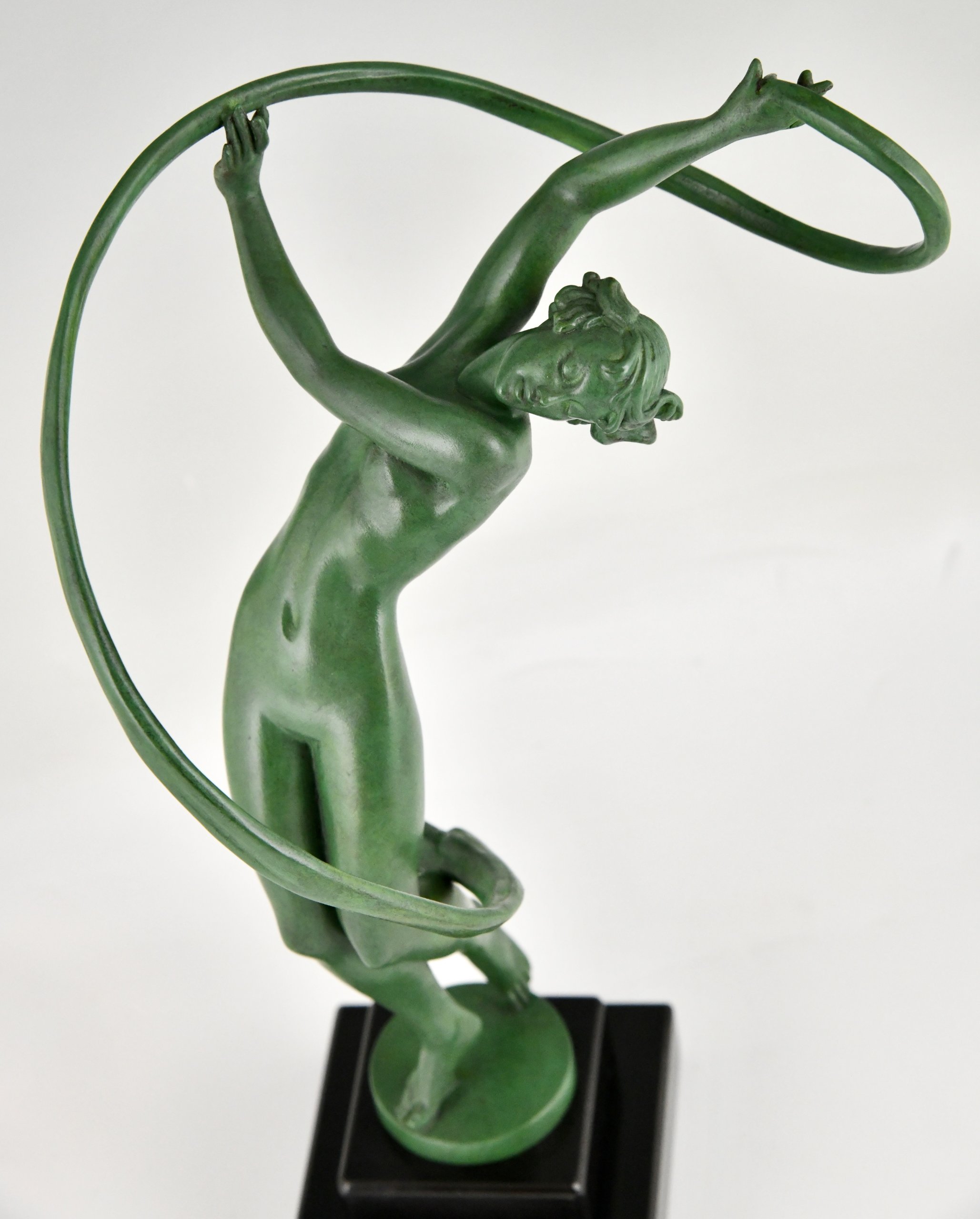 Tourbillon Art Deco sculpture nude dancer with ribbon