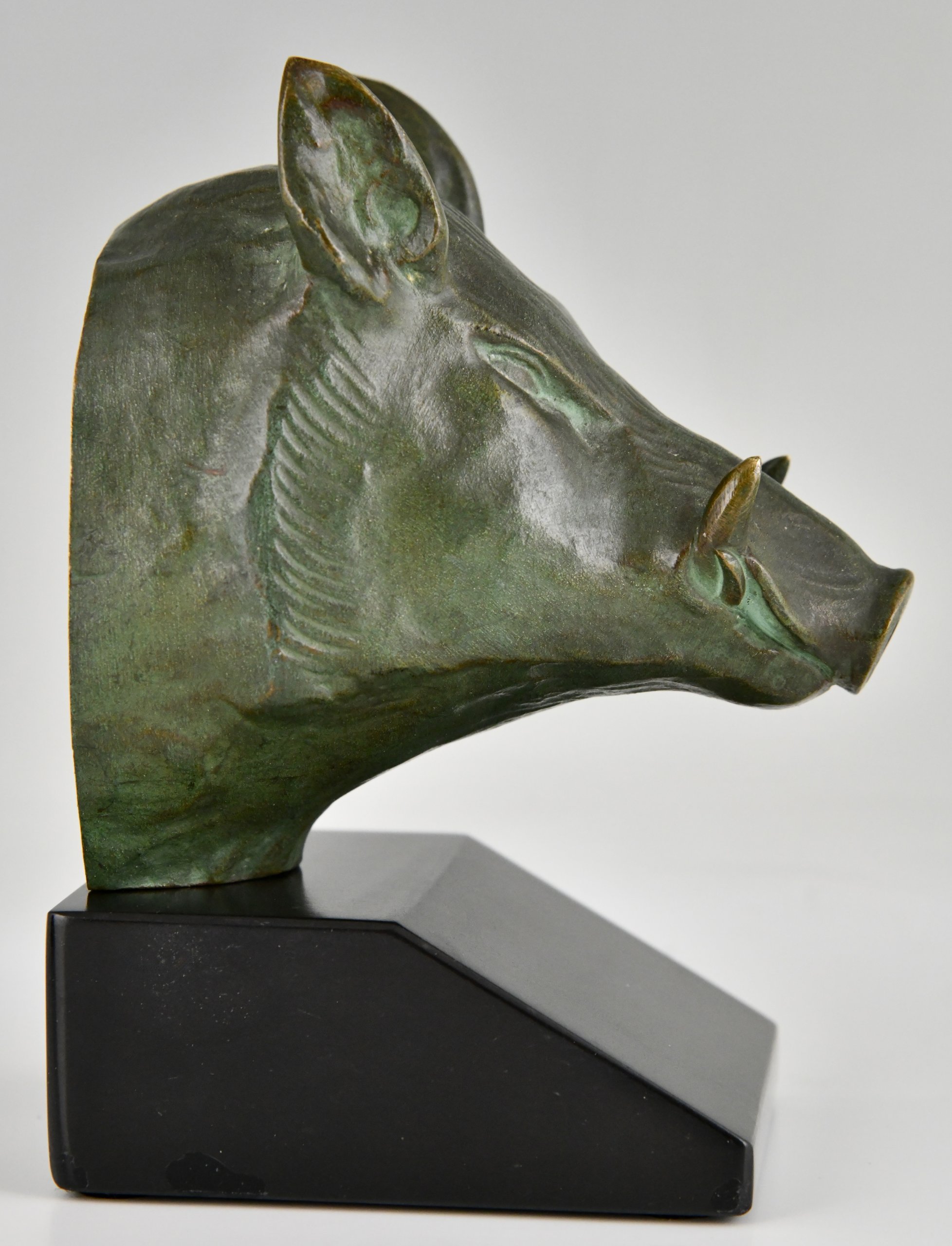Art Deco Buchstützen aus Bronze mit Wildschweinköpfen
