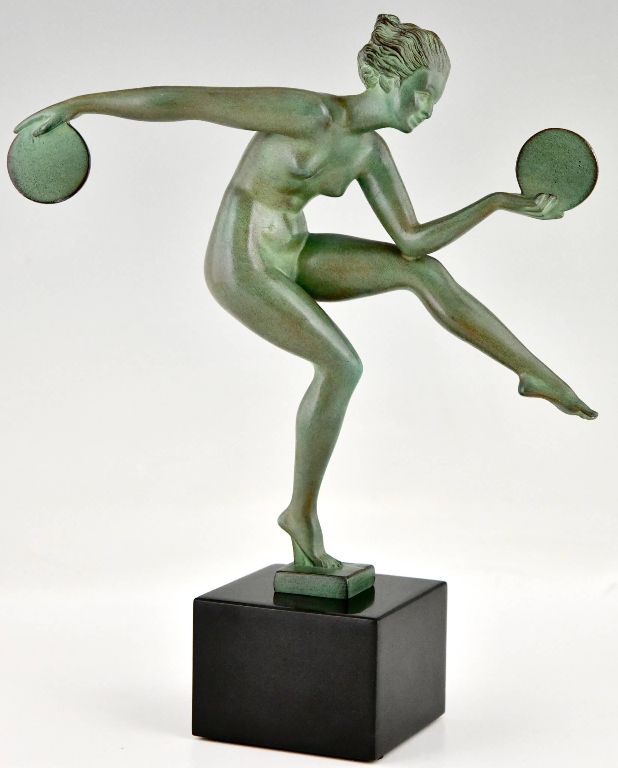 Art Déco Skulptur nackten Scheibentänzerin
