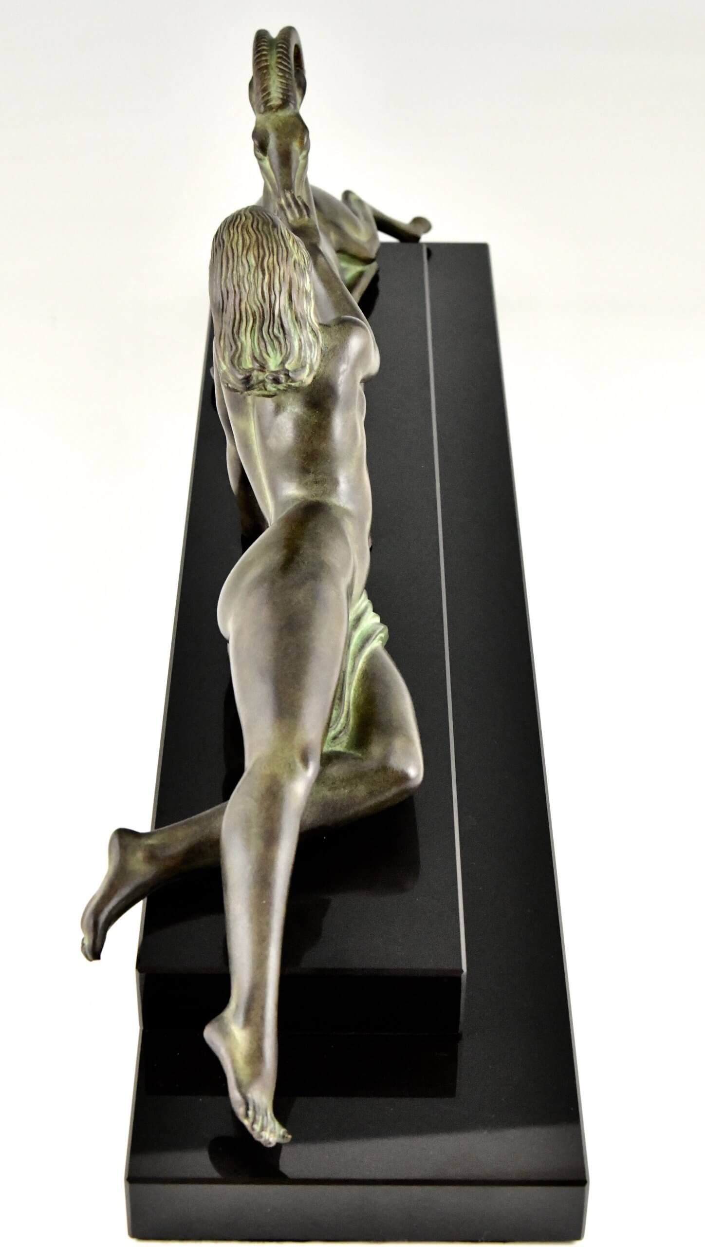 Art Deco stijl sculptuur naakte vrouw met gazelle SEDUCTION