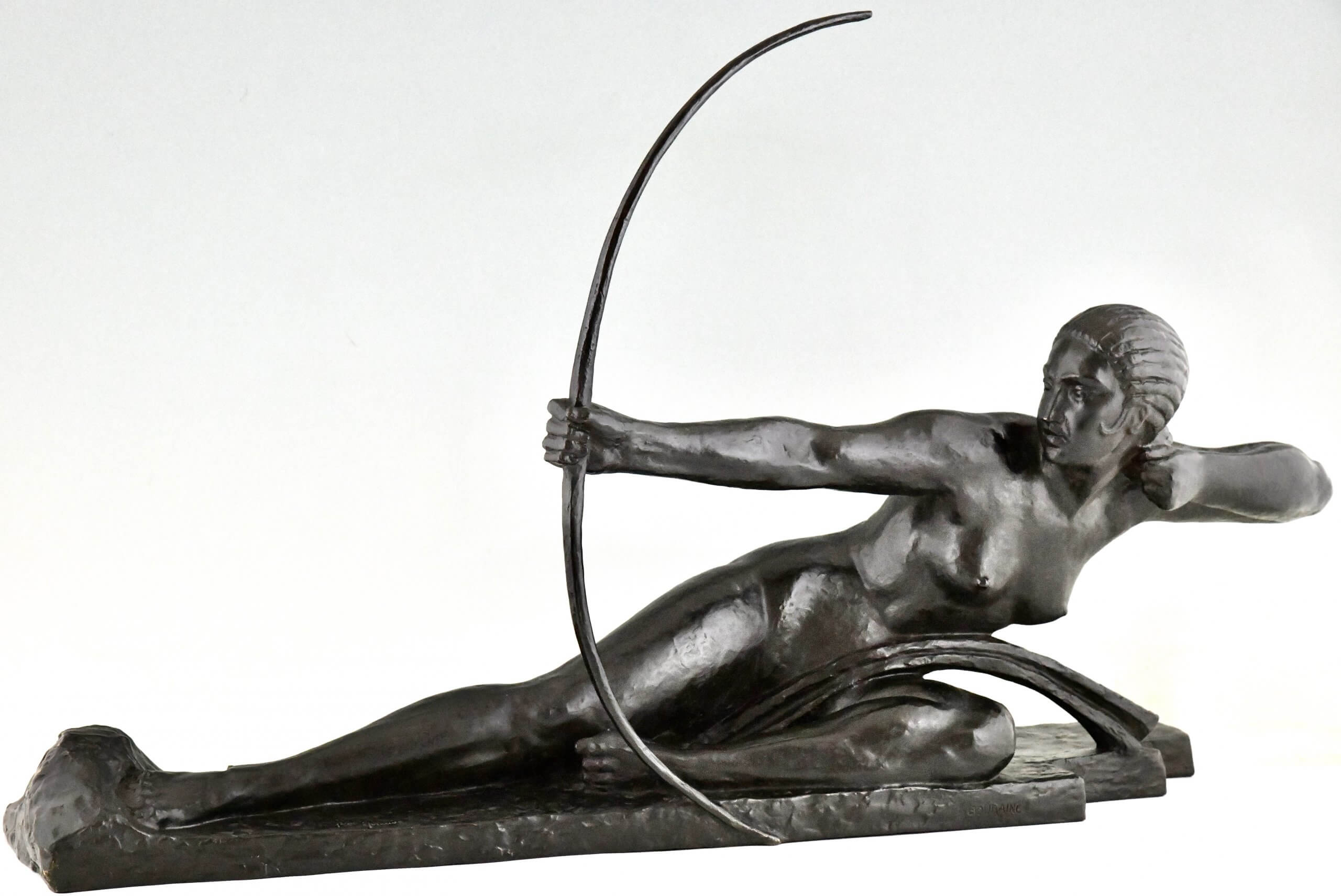 Art Déco Bronzeskulptur Frauenakt mit Bogen