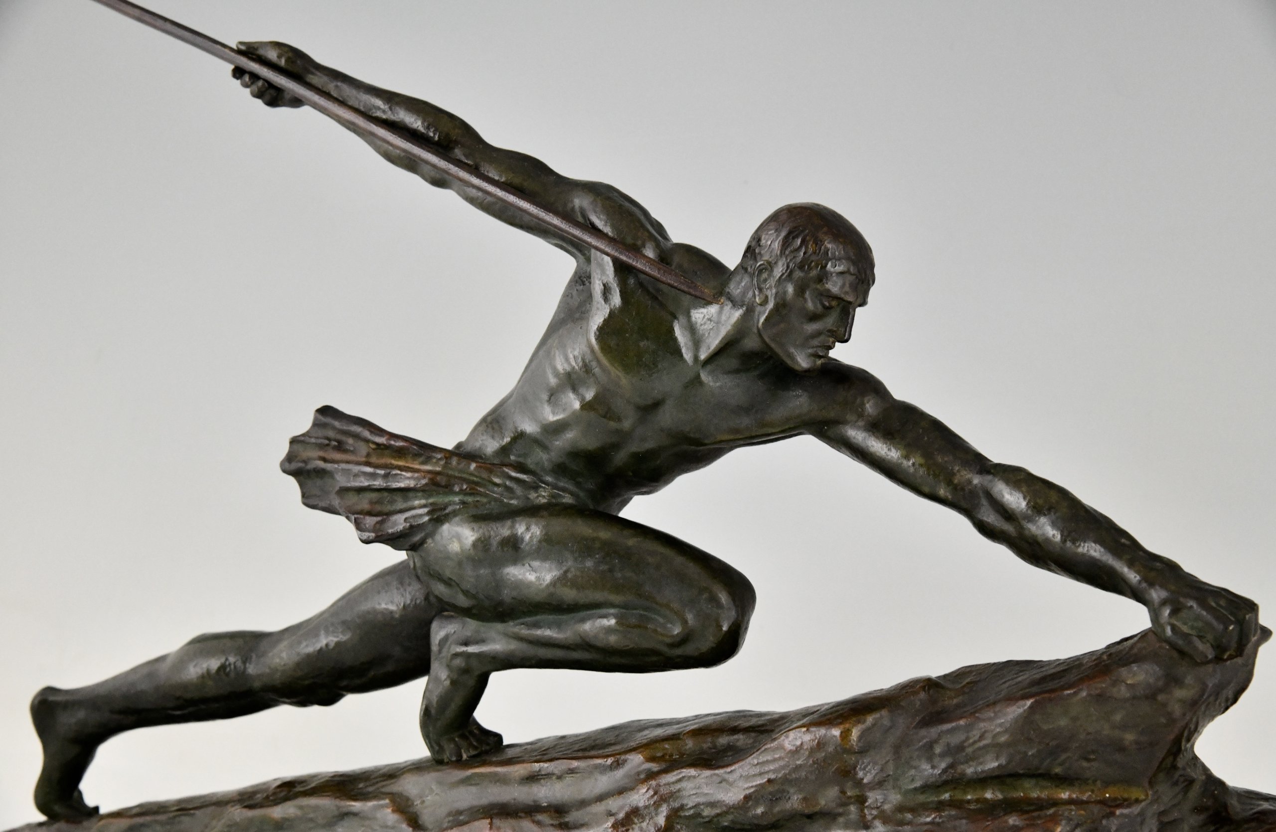 Art Deco Bronzen Sculptuur Atleet met Speer Art Deco Bronzen Sculptuur Atleet met Speer