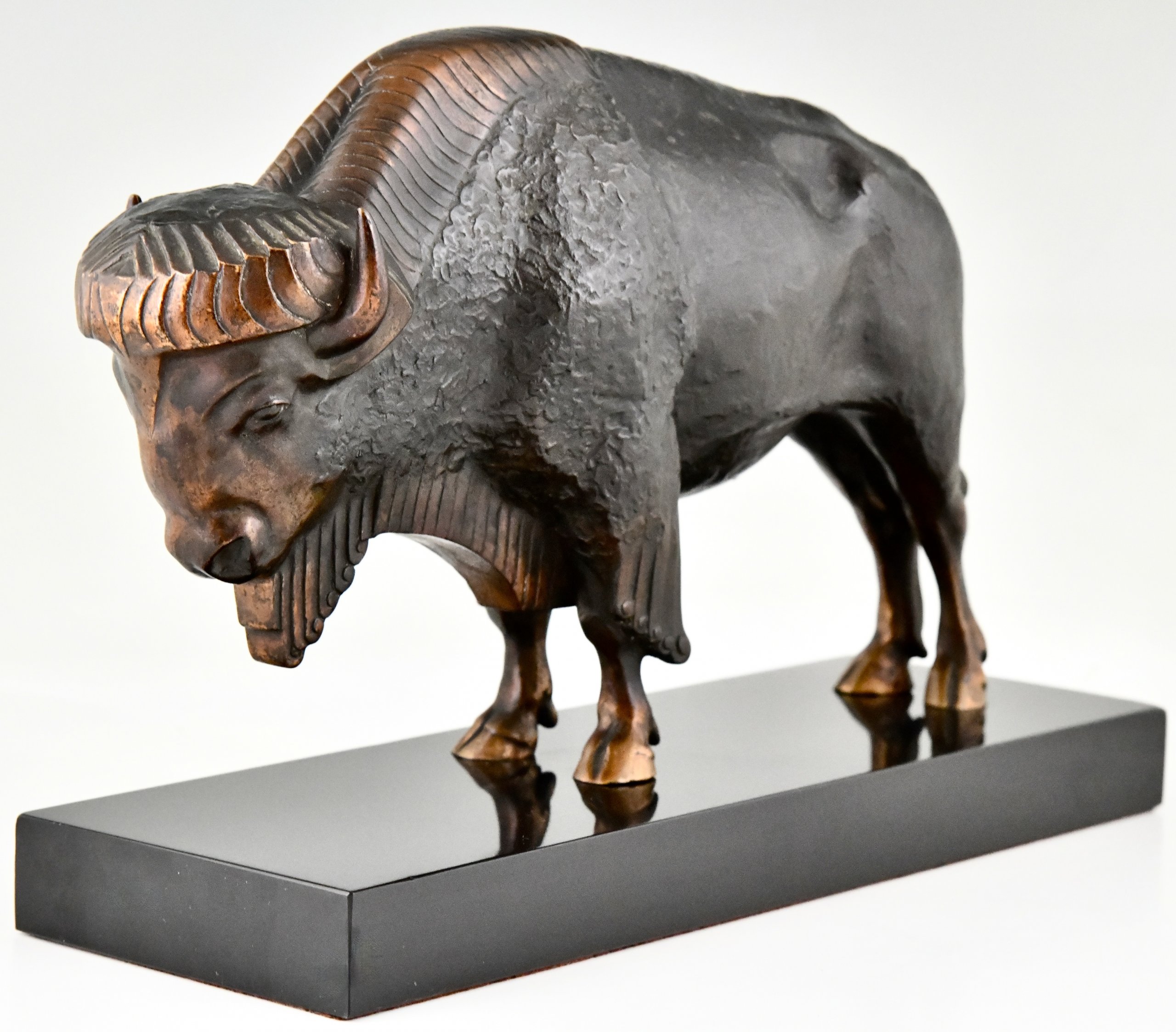 Art Deco bronzen bizon sculptuur