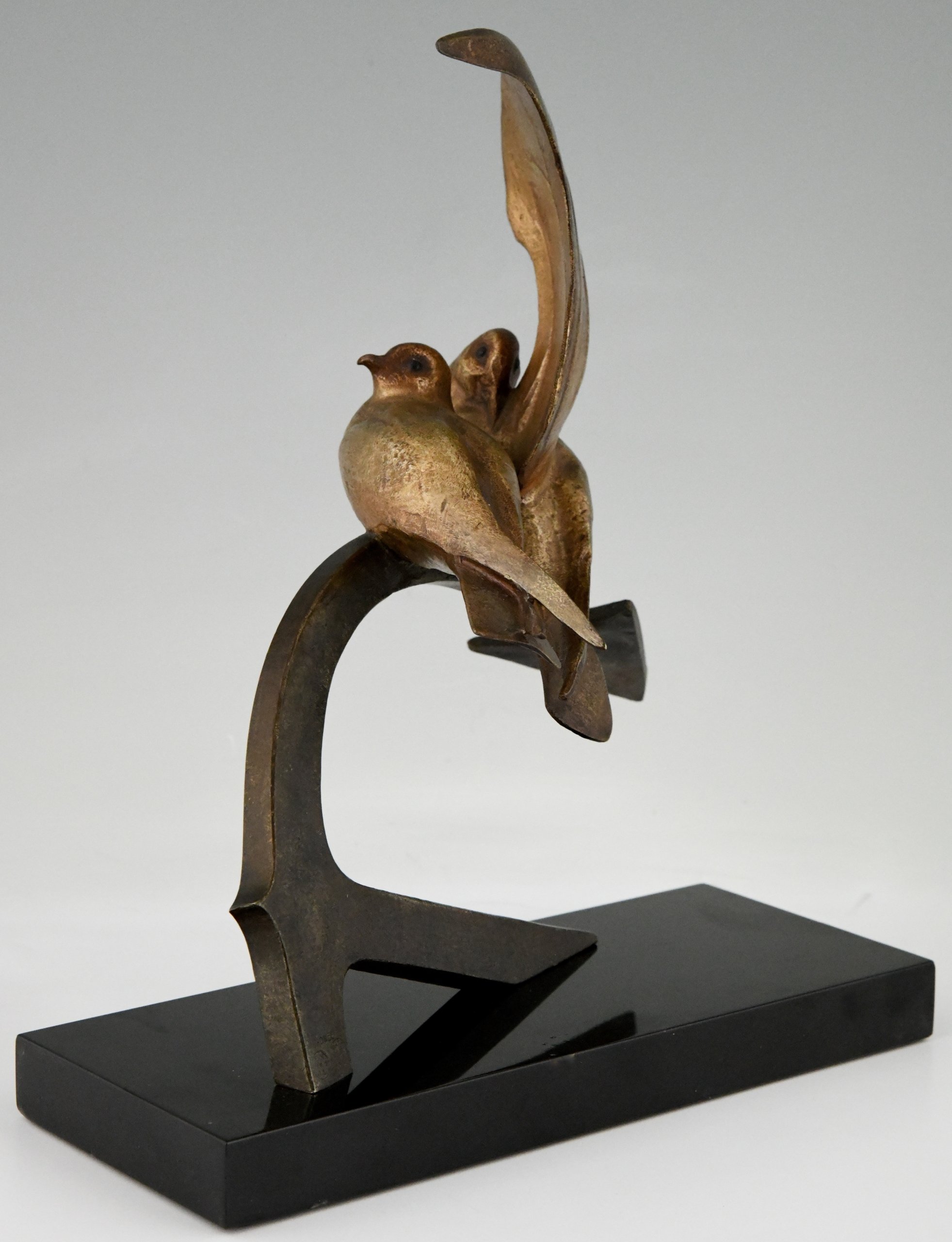 Art Deco Skulptur zwei Vögel auf einem Anker