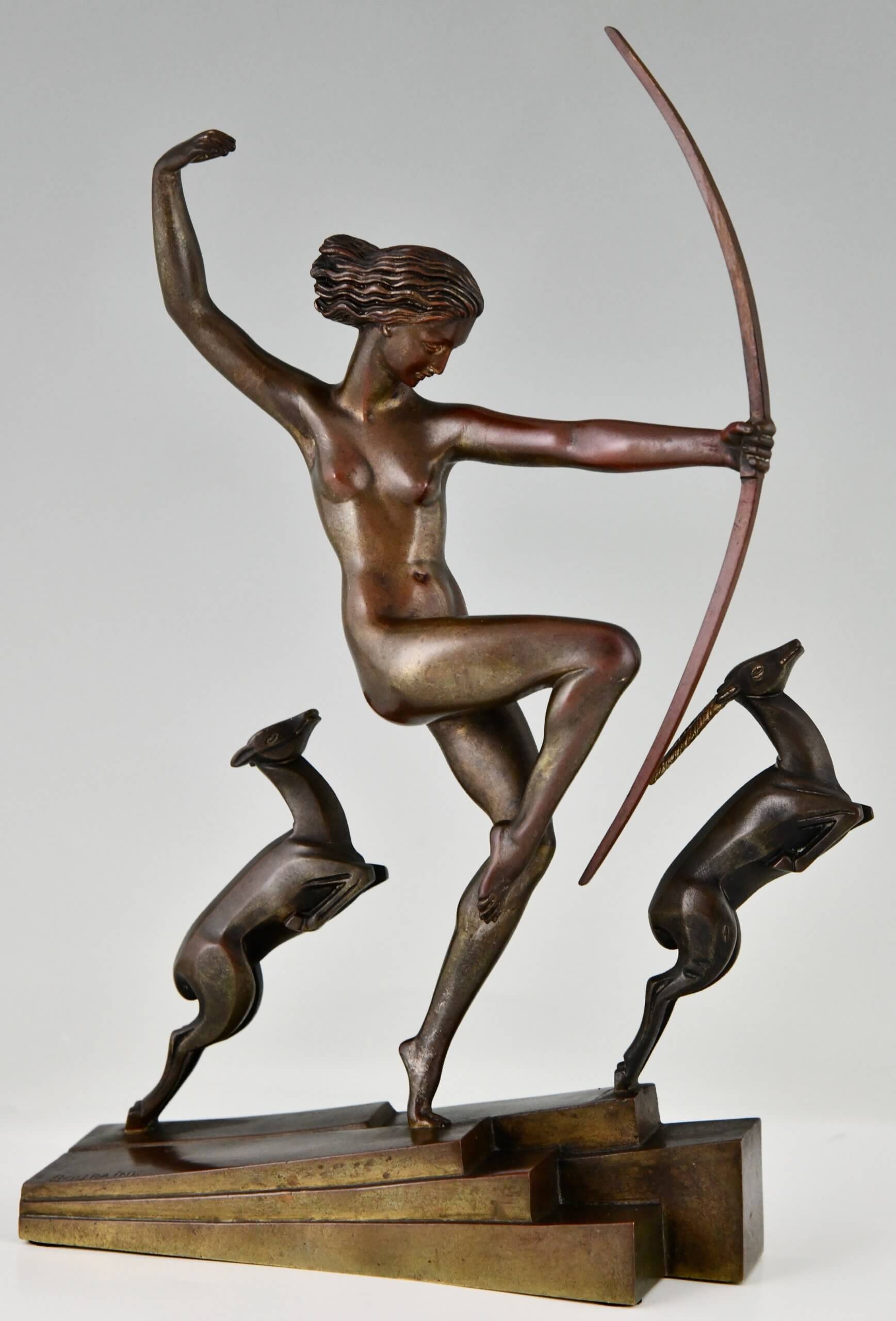 Art Deco Bronzeskulptur Diana mit Rehe