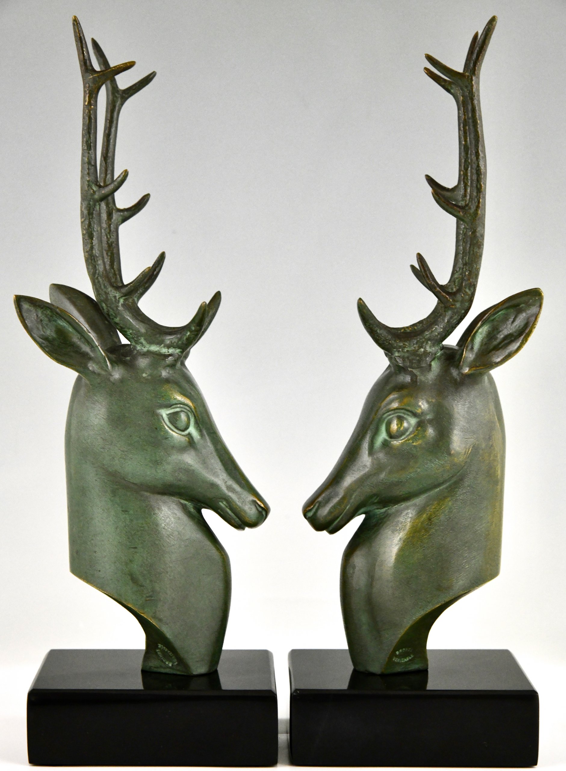 Art Deco Buchstützen aus Bronze mit Hirsch