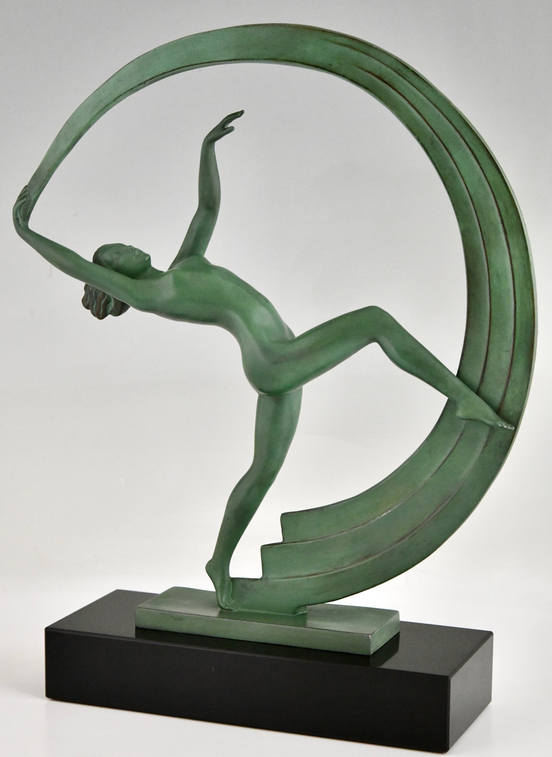 Art Deco sculpture nude dancer with scarf Bacchanale