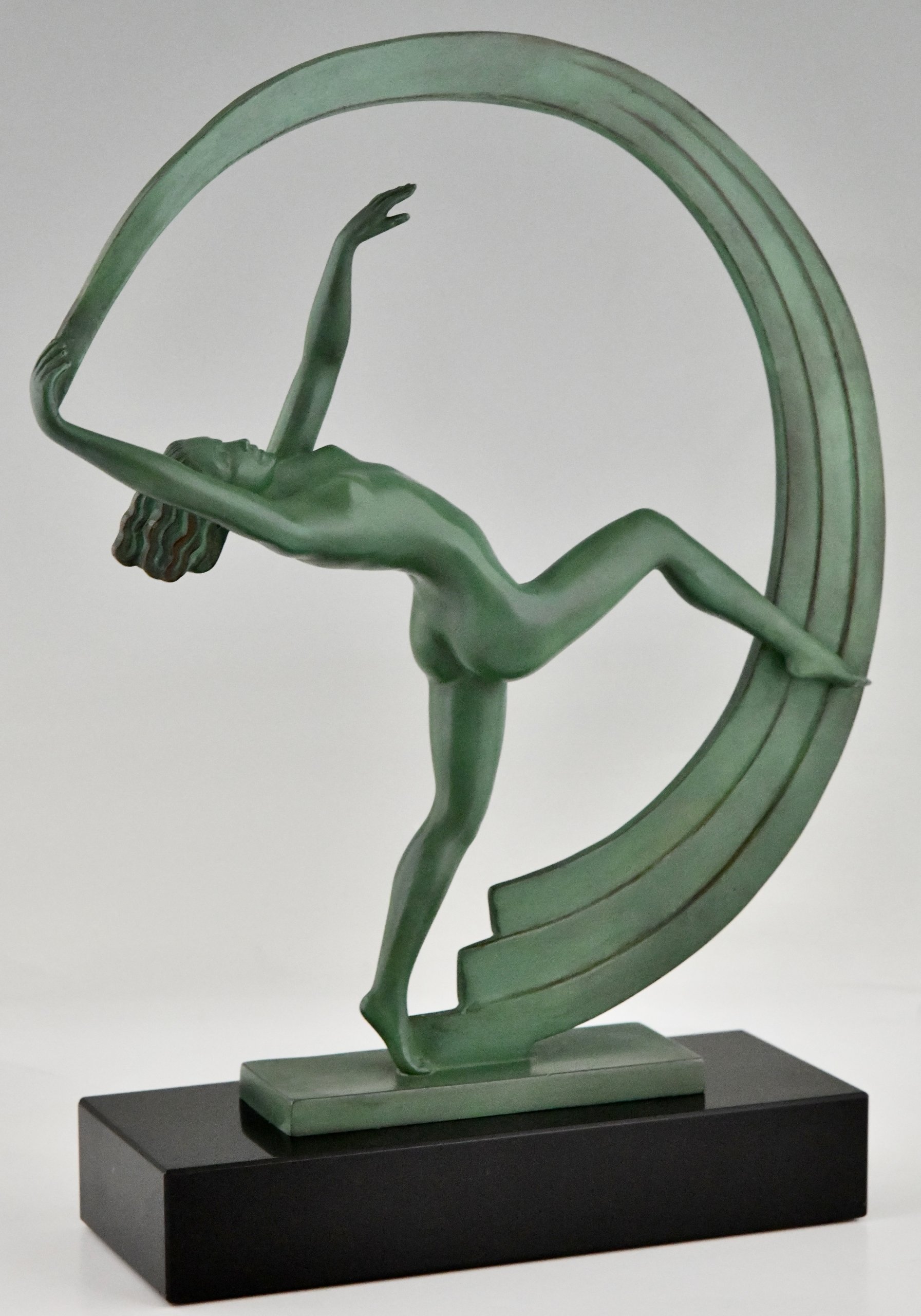 Art Deco sculptuur naakt met sluier Bacchanale