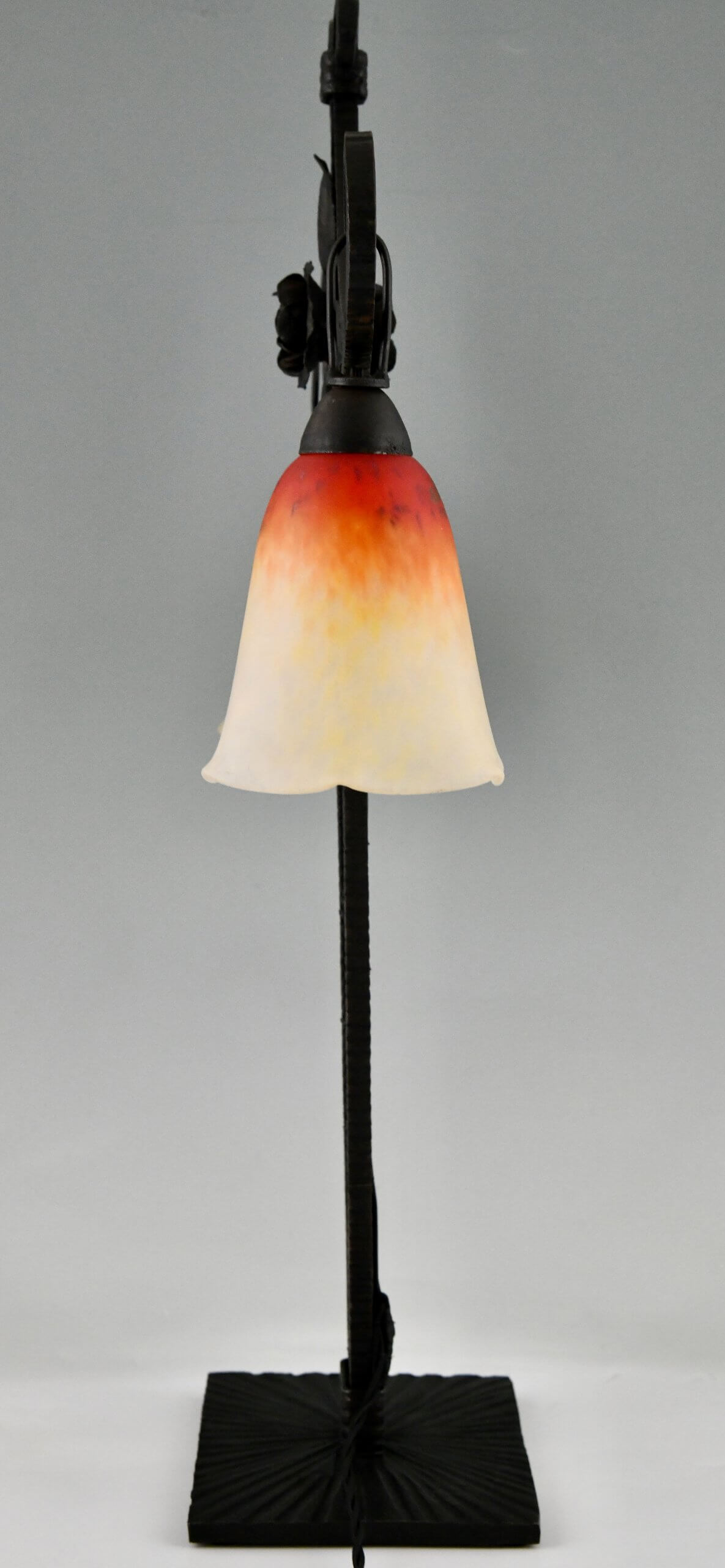 Art Deco tafellamp met twee kappen