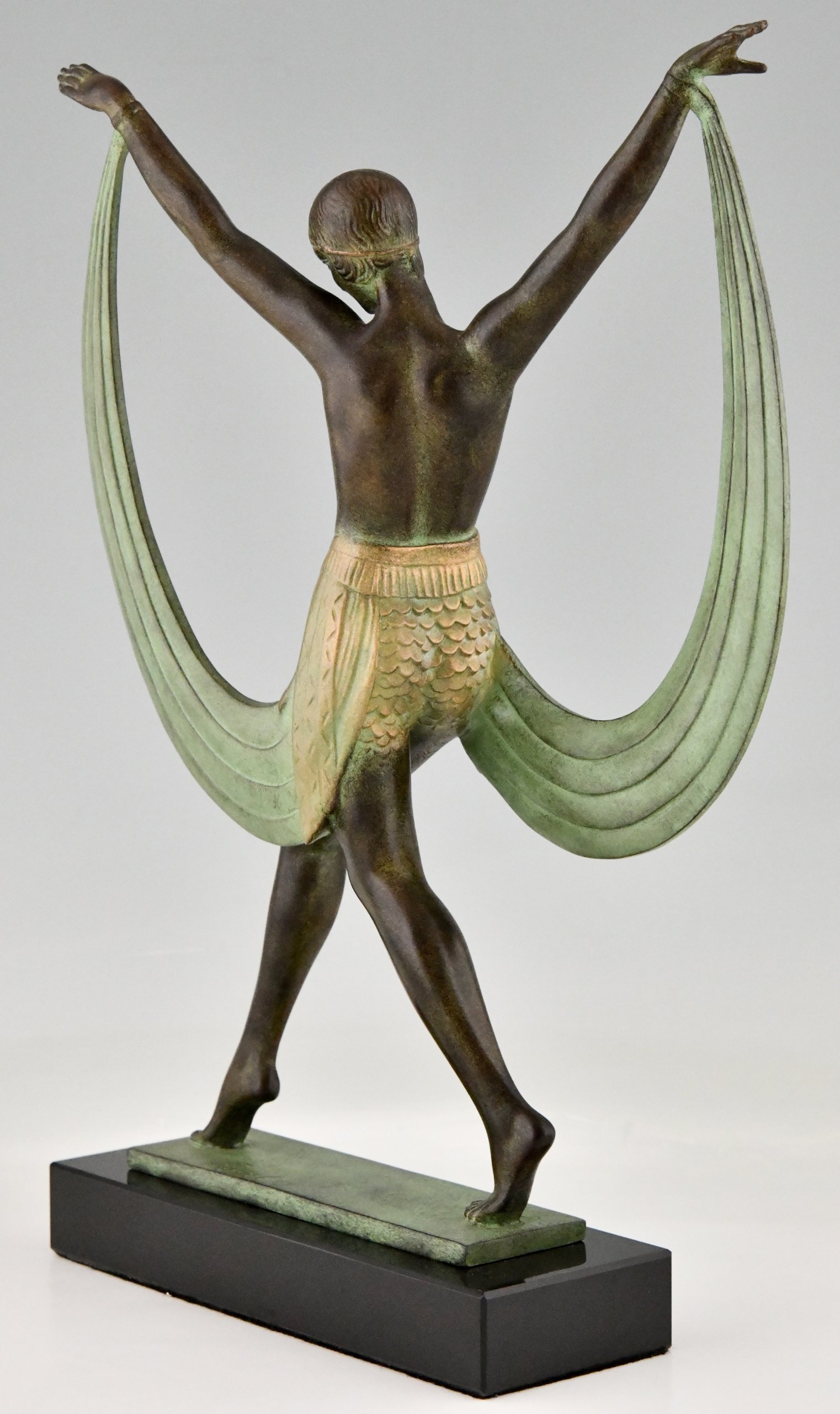 Sculpture de style Art Déco danseuse LYSIS