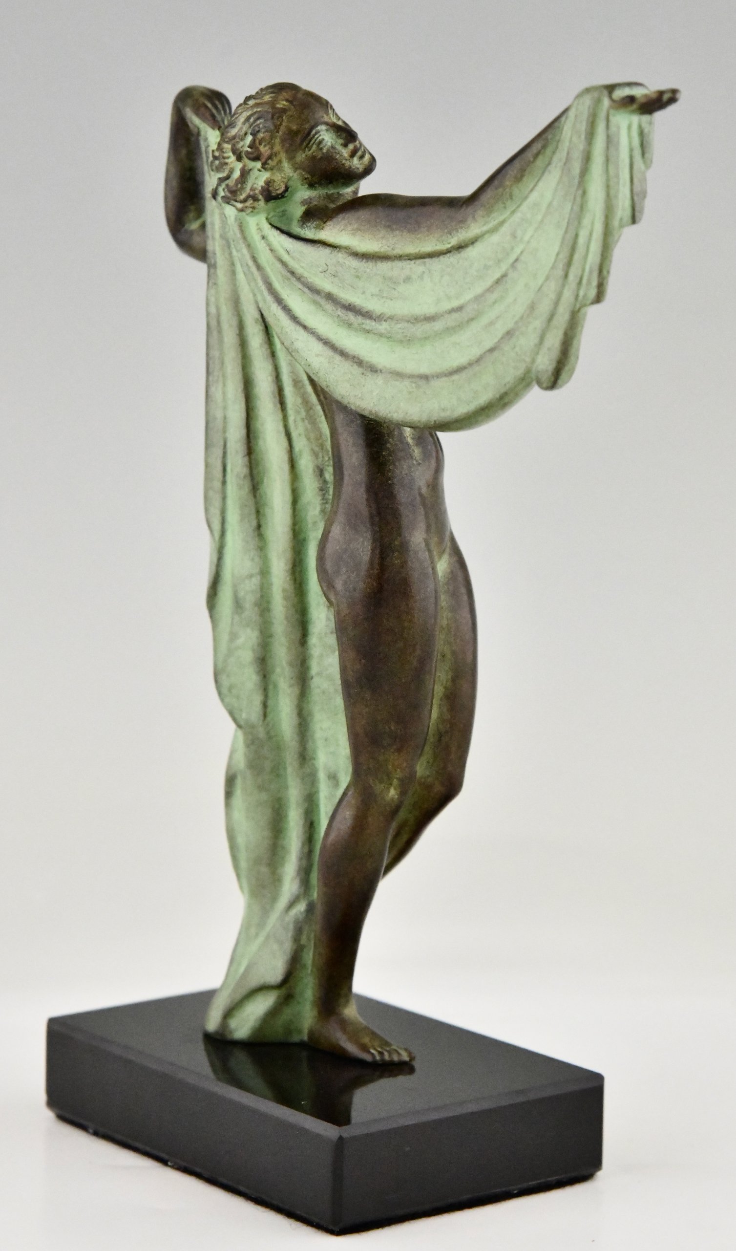 Skulptur im Art Déco Stil Badende Frau VENUS