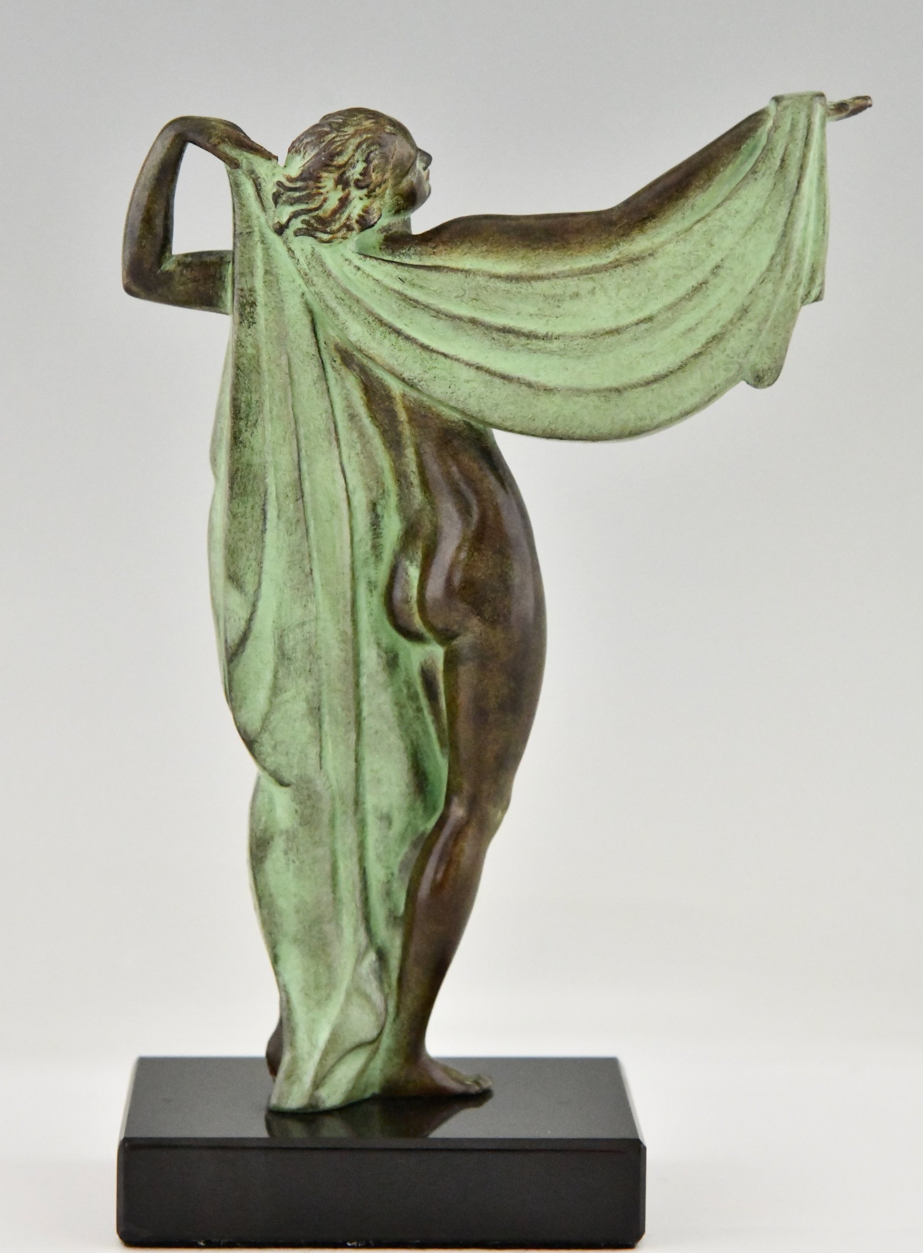Sculpture de style Art Déco baigneuse VENUS