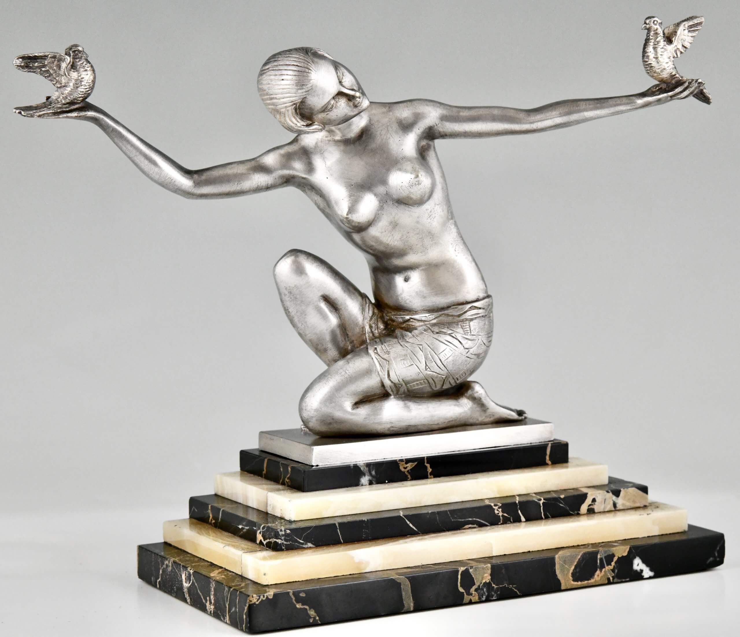 Art Deco bronzen sculptuur danseres met vogels