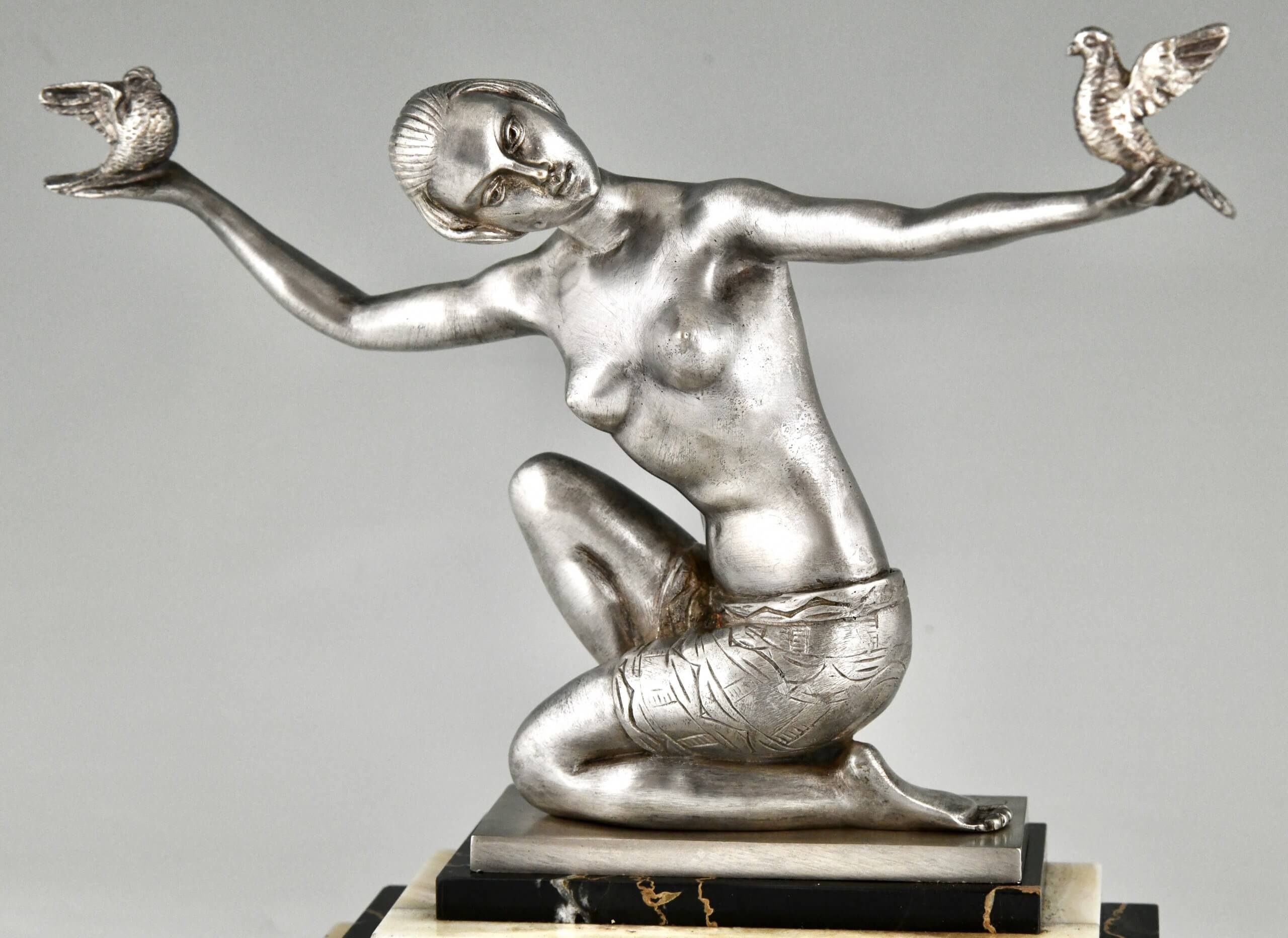 Art Deco bronzen sculptuur danseres met vogels