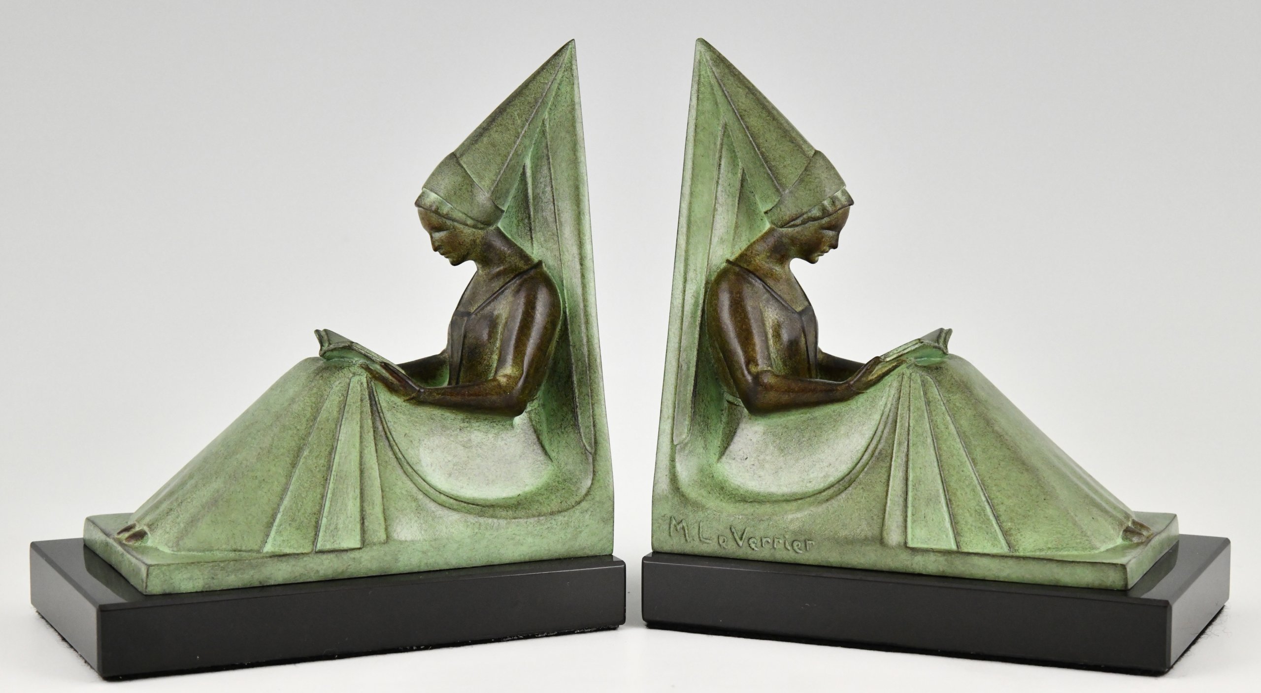 Art Deco style bookends reading ladies MOYEN AGE
