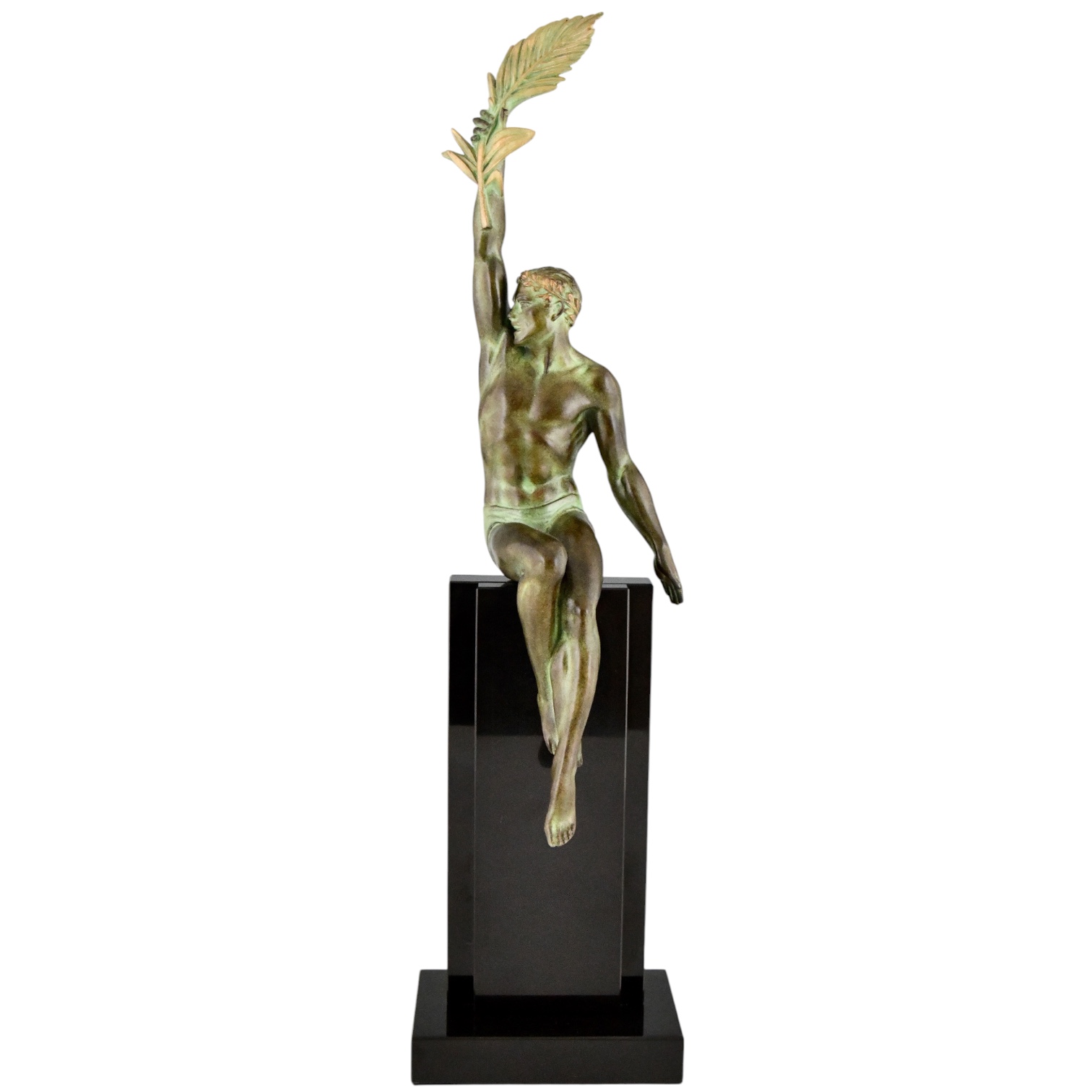 Gloire Max Le Verrier Le faguays athlete with palm leaf 1-Deconamic