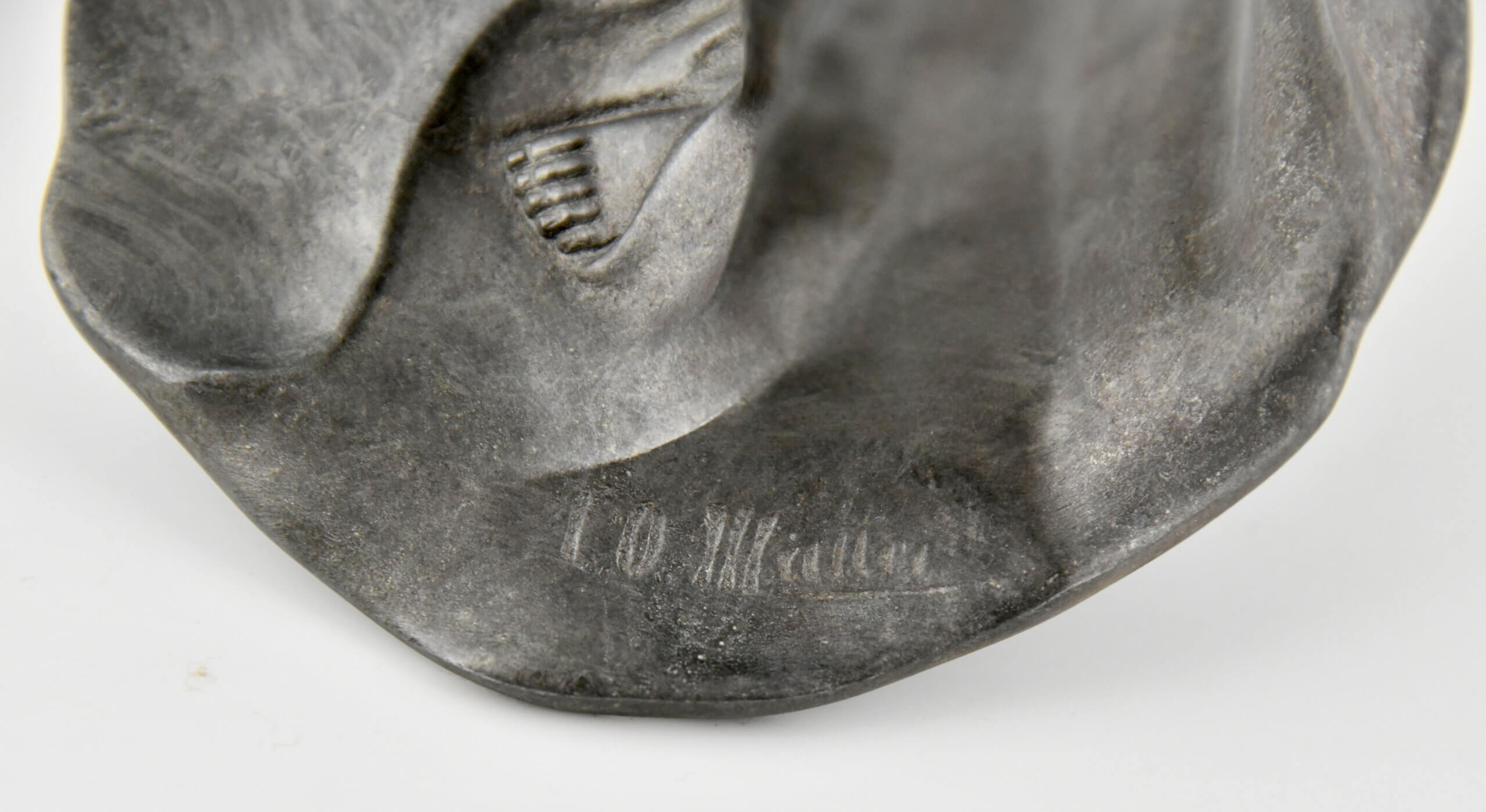 Art Nouveau Skulptur Frau mit Schmuckkästchen Art Nouveau Skulptur Frau mit Schmuckkästchen