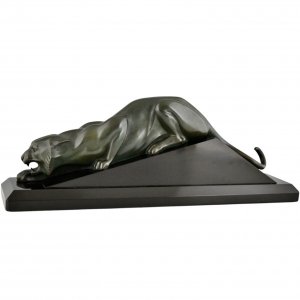 Art Deco bronzen panter sculptuur van Georges Lavroff.
